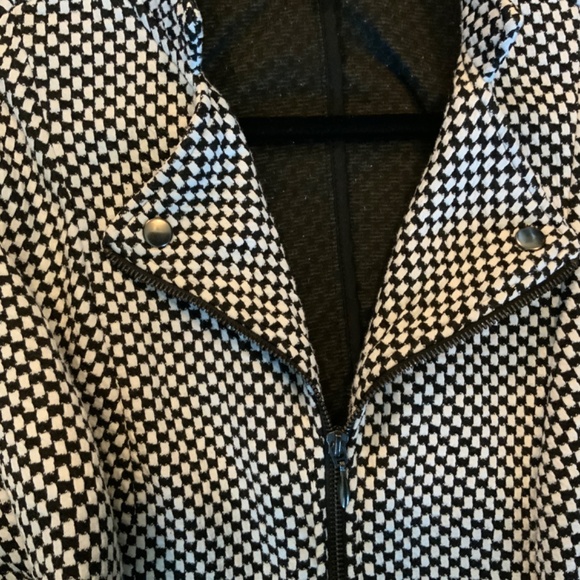 Torrid Black and White Women’s Zipper Jacket, Size 1 / 14 - Picture 4 of 4